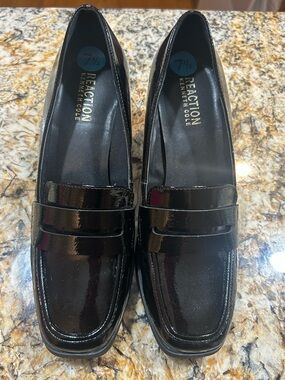 Kenneth Cole Reaction Black Patent Leather Heeled Loafers